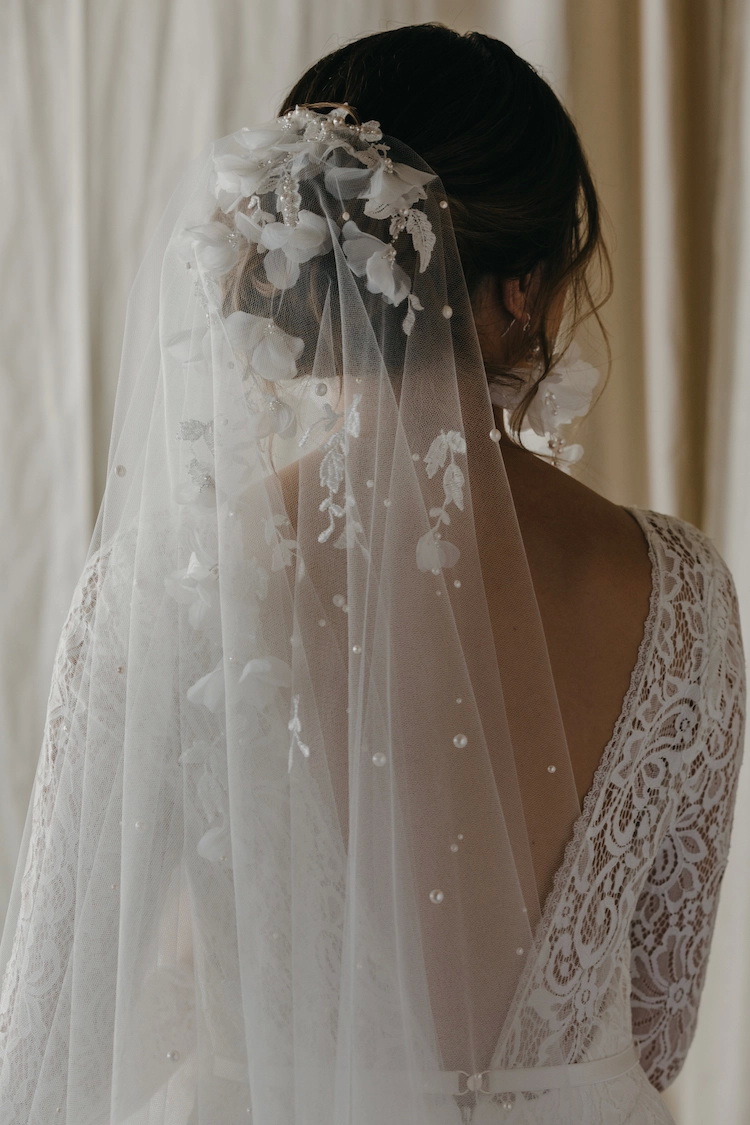 WEEPING-CHERRY-fingertip-veil-1