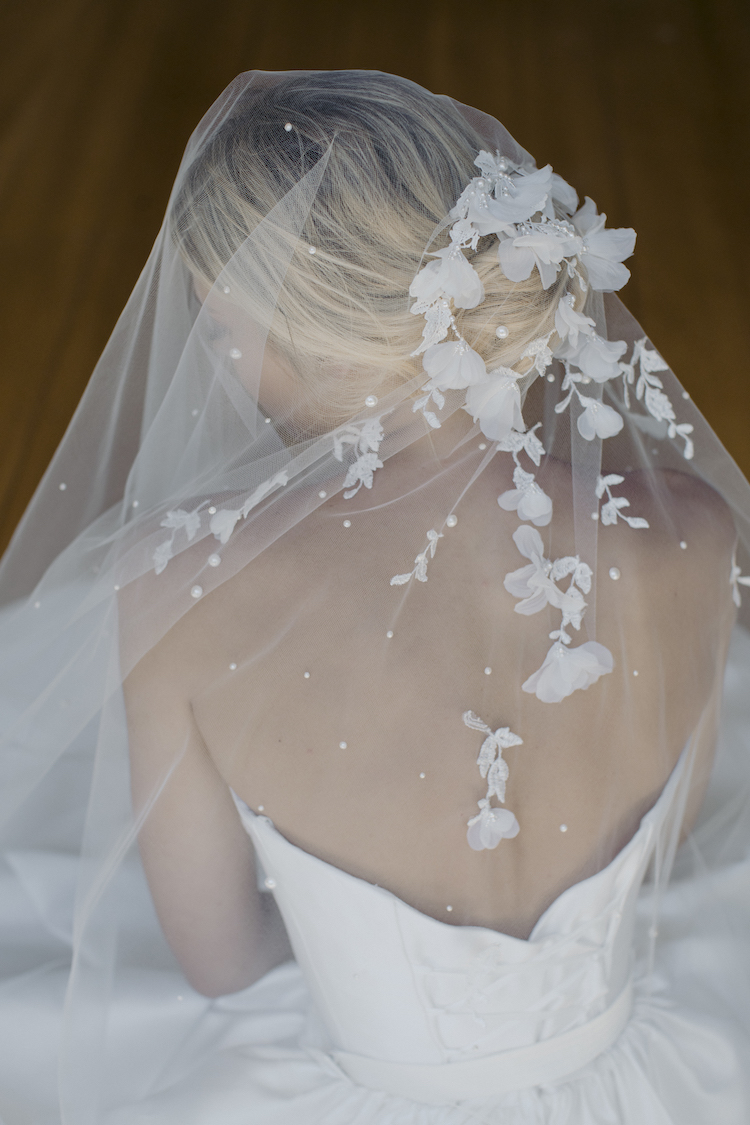 WEEPING-CHERRY-short-wedding-veil-1