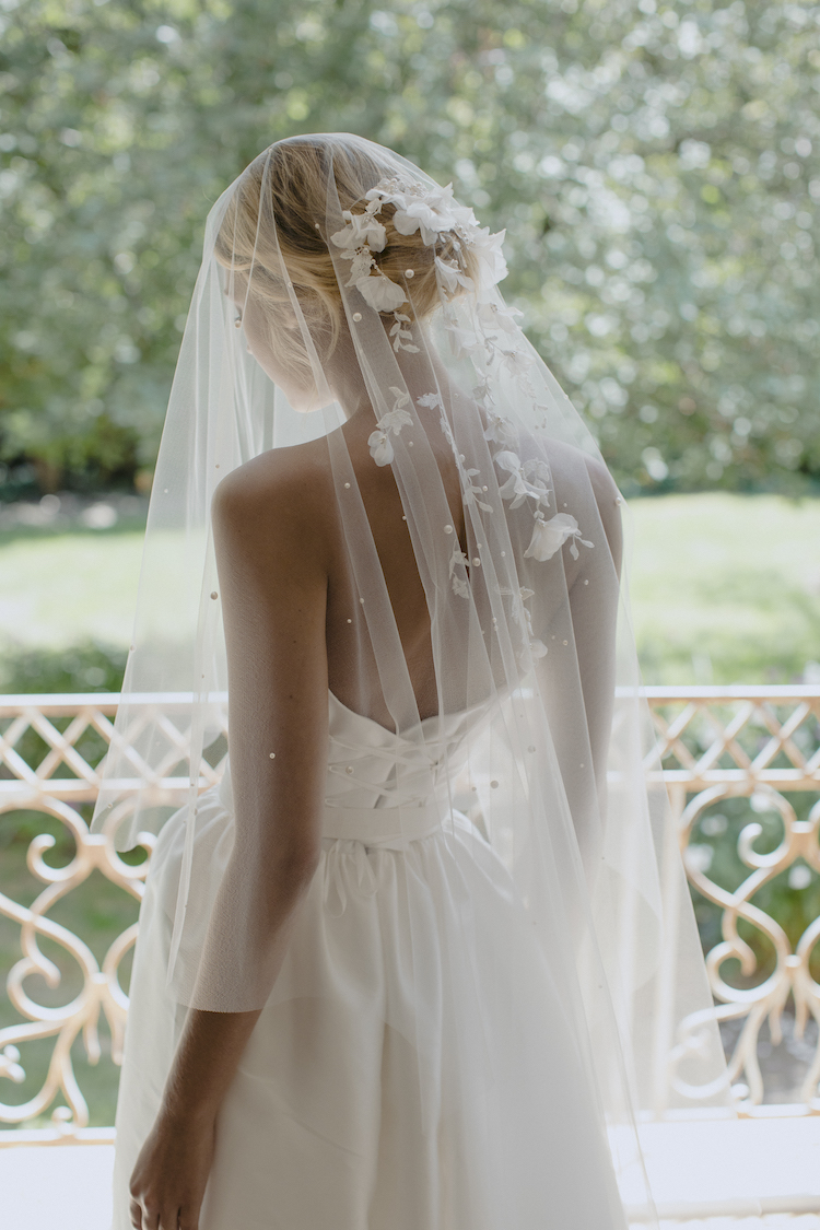 WEEPING-CHERRY-short-wedding-veil-14