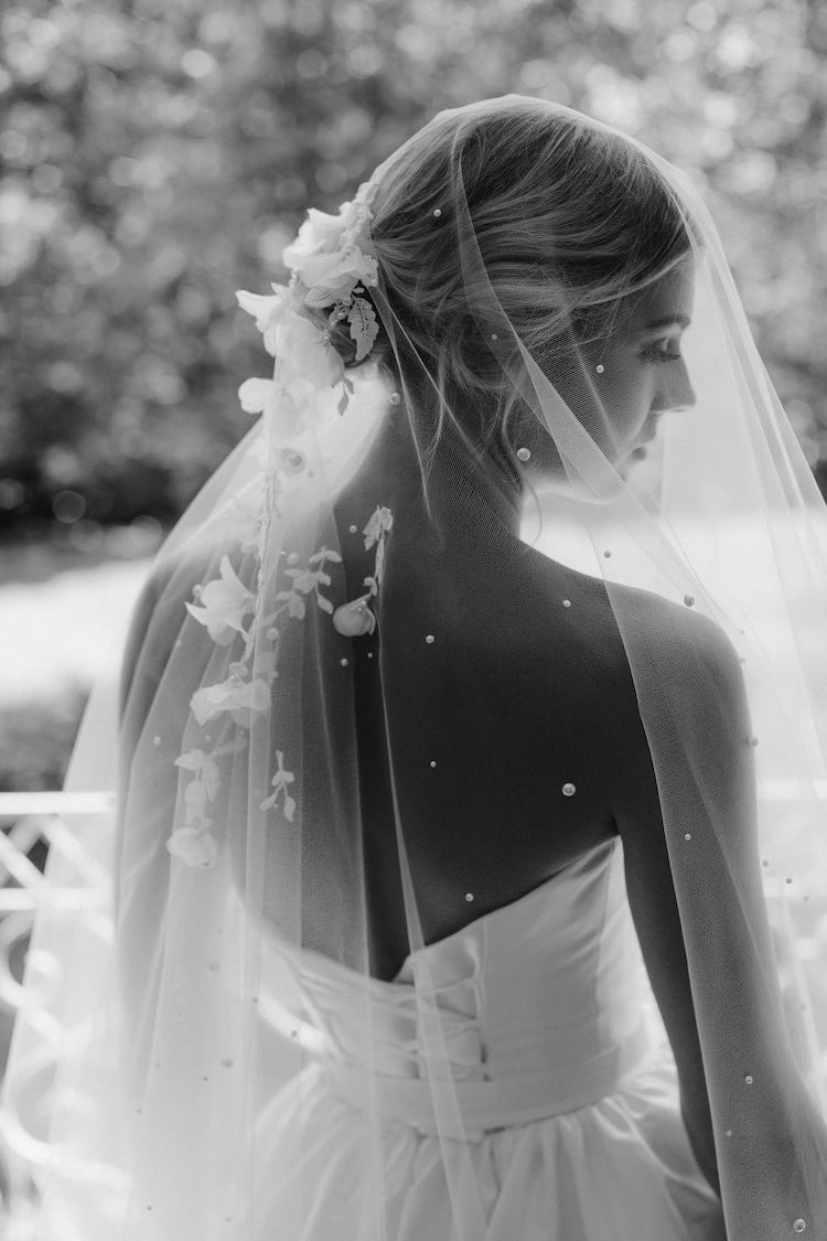 WEEPING-CHERRY-short-wedding-veil-15