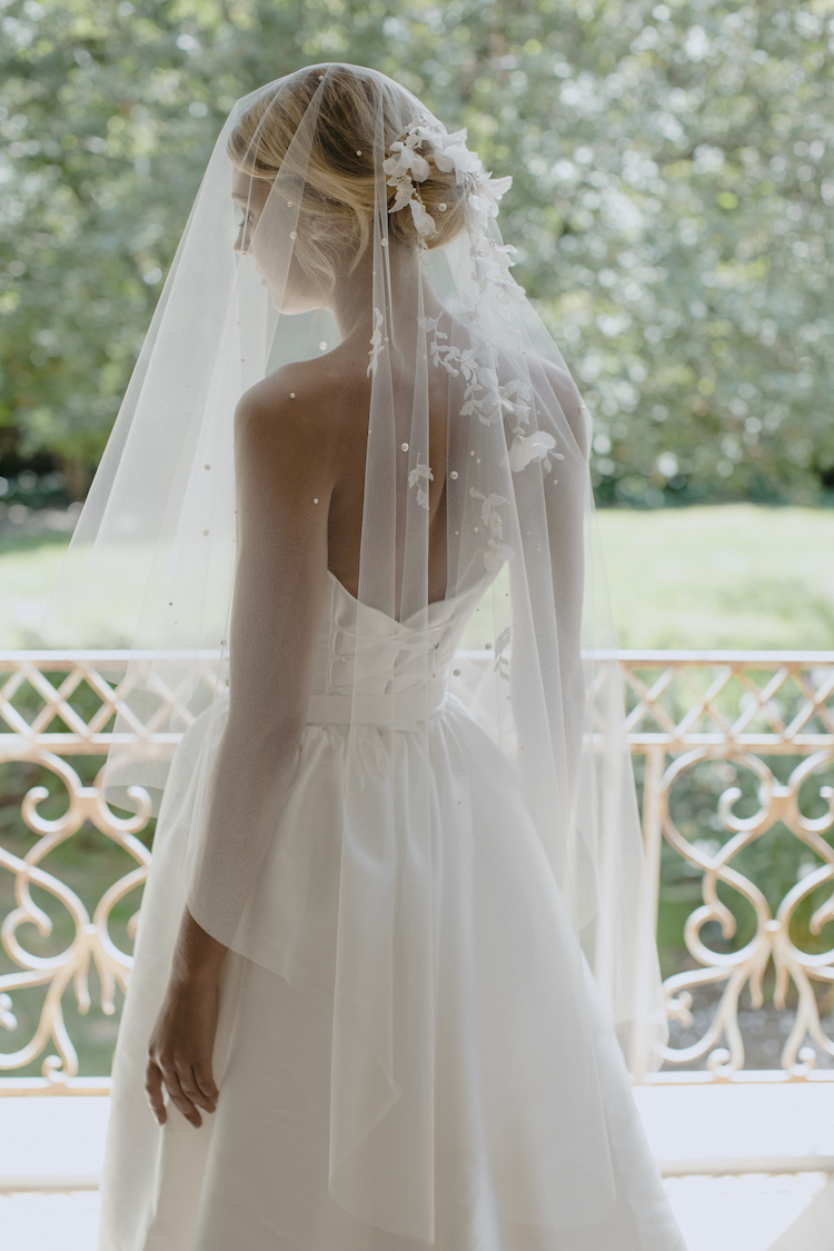 WEEPING-CHERRY-short-wedding-veil-7